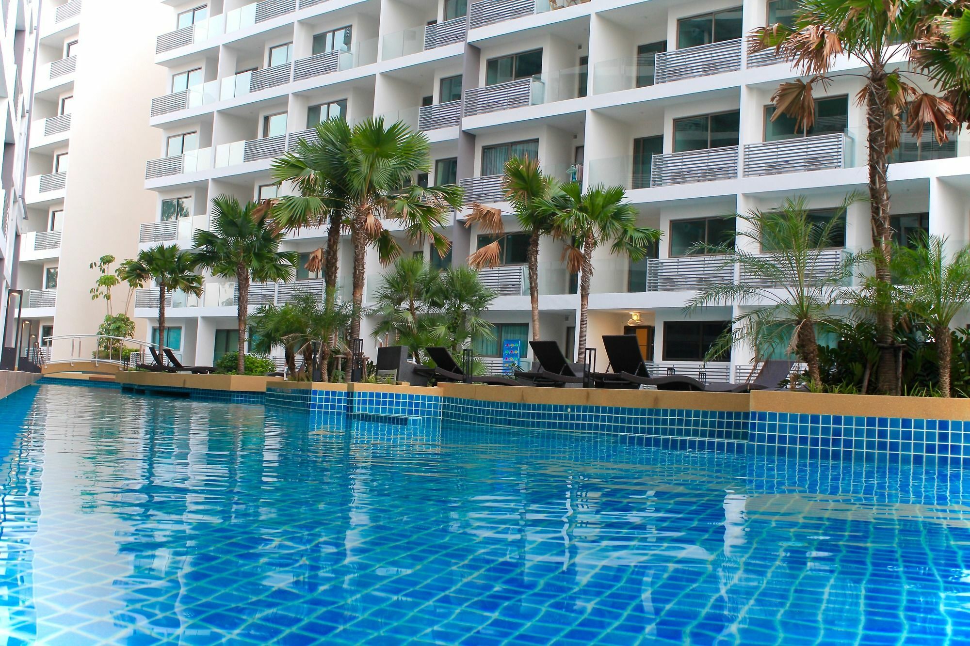 Laguna Beach Resort Джомтьен Экстерьер фото